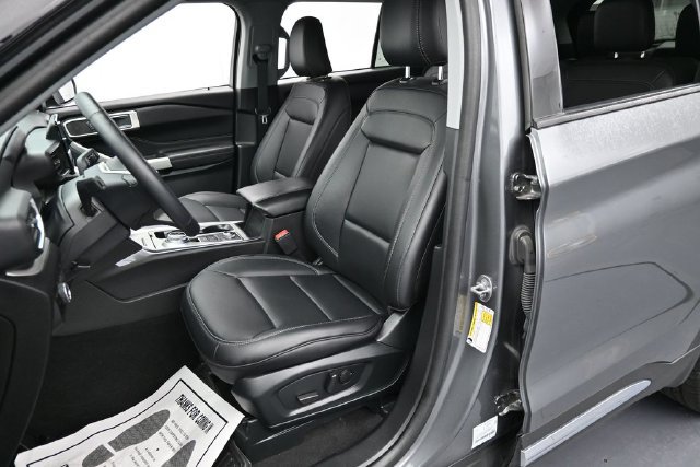 Certified 2024 Ford Explorer XLT w/ Equipment Group 202A AWD/4WD image 11