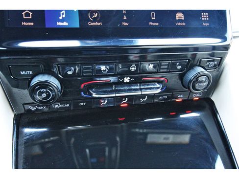 Used 2023 Jeep Grand Cherokee Limited w/ Luxury Tech Group II image 27