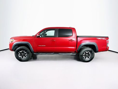 Used 2020 Toyota Tacoma TRD Off-Road w/ Technology Package RWD image 4