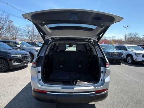 Used 2022 Jeep Grand Cherokee L Limited AWD/4WD image 10