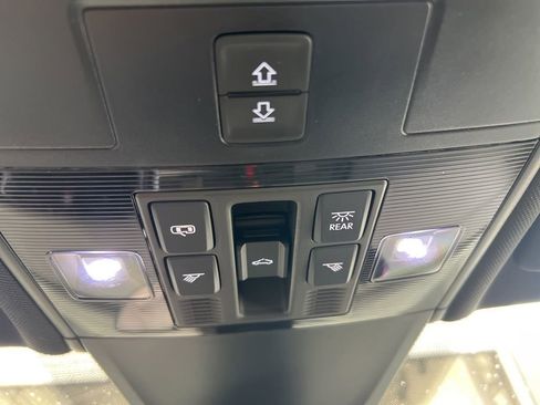 Used 2023 Volkswagen Tiguan SEL R-Line AWD/4WD image 36