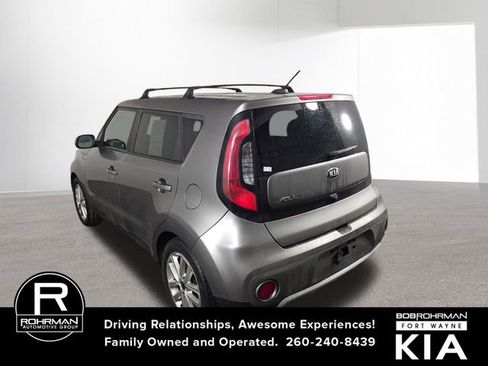 Used 2018 Kia Soul + image 9