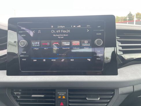 Used 2025 Volkswagen Jetta SE image 21