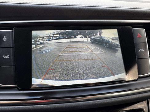 Used 2019 Buick Enclave Essence image 31