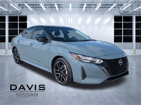 Used 2024 Nissan Sentra SR image 1
