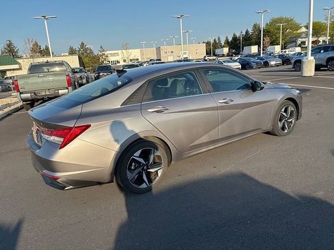 Used 2023 Hyundai Elantra Limited image 8