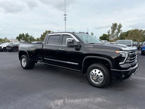 Used 2025 Chevrolet Silverado 3500 High Country AWD/4WD image 1