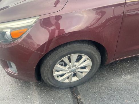 Used 2016 Kia Sedona LX image 10