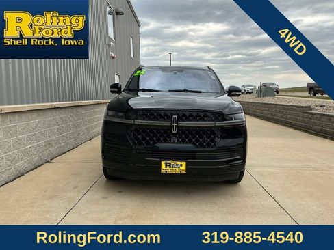 Used 2025 Lincoln Navigator L Reserve w/ Jet Appearance Package AWD/4WD image 4