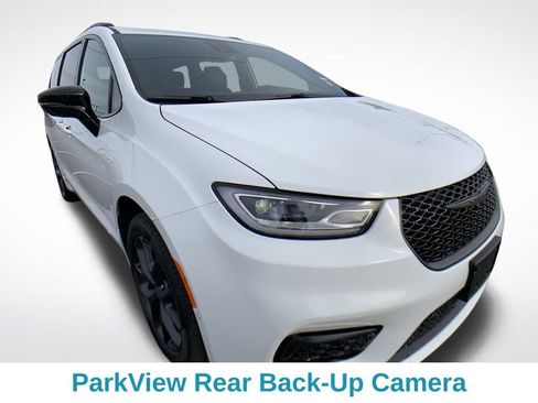 New 2026 Chrysler Pacifica Select image 8