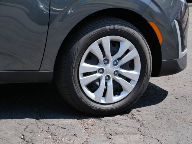 Used 2025 Kia Soul LX FWD image 7