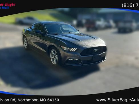 Used 2017 Ford Mustang Coupe RWD image 3