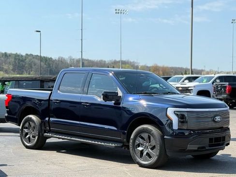 Used 2025 Ford F150 Lightning Lariat AWD/4WD image 43