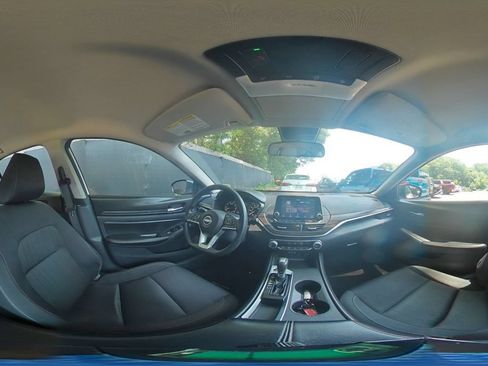 Used 2025 Nissan Altima 2.5 SV FWD image 42
