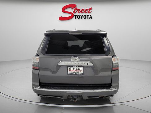 Certified 2018 Toyota 4Runner Limited AWD/4WD image 3