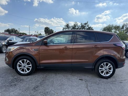 Used 2017 Ford Escape SE image 4