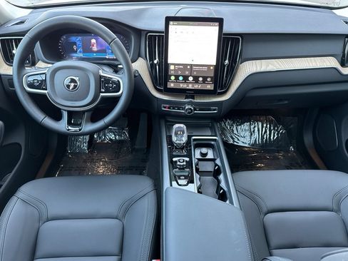 Certified 2026 Volvo XC60 B5 Core w/ Climate Package PRO AWD/4WD image 13