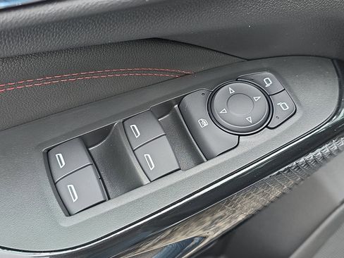 New 2026 Chevrolet Trax RS w/ Sunroof Package image 16