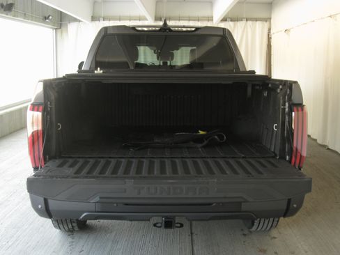 Used 2022 Toyota Tundra Platinum image 27