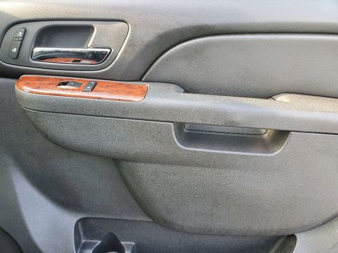 Used 2013 Chevrolet Avalanche LT w/ All-Star Edition image 30