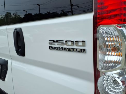 Used 2025 RAM ProMaster 2500 w/ U-Haul Equipment Group FWD image 7