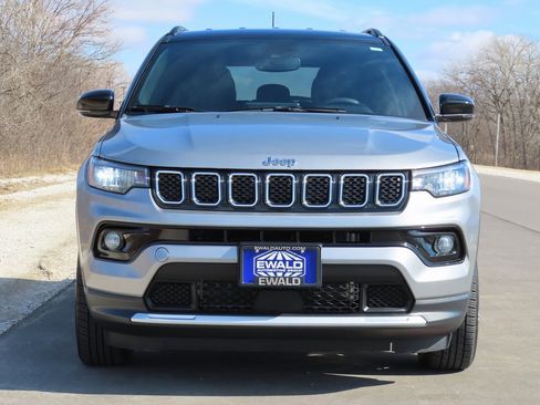 Certified 2023 Jeep Compass Limited image 14