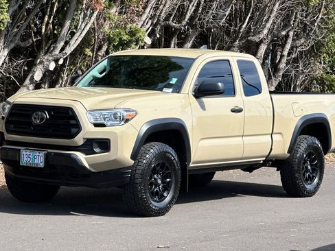 Used 2019 Toyota Tacoma SR w/ SX Package image 8