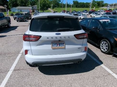 Used 2023 Ford Escape ST-Line w/ Equipment Group 301A FWD image 9