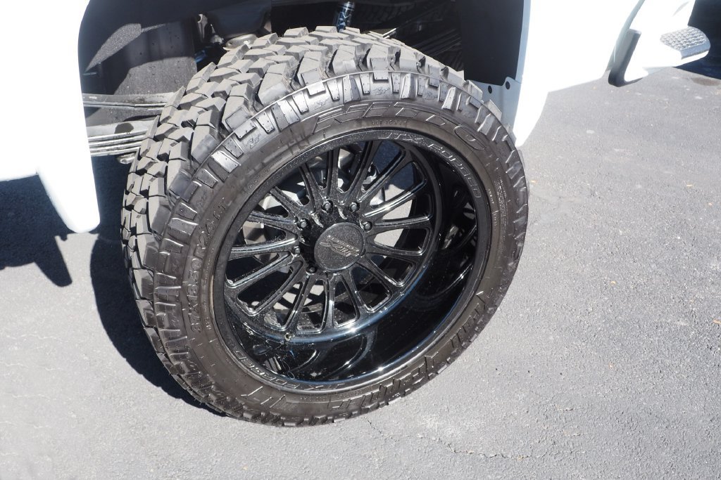 Used 2026 GMC Sierra 3500 AT4 w/ AT4 Premium Plus Package AWD/4WD image 9
