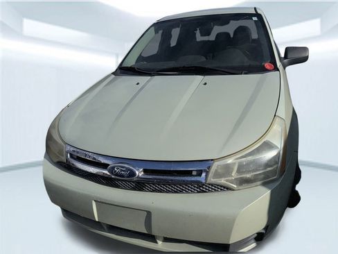 Used 2010 Ford Focus SE image 4