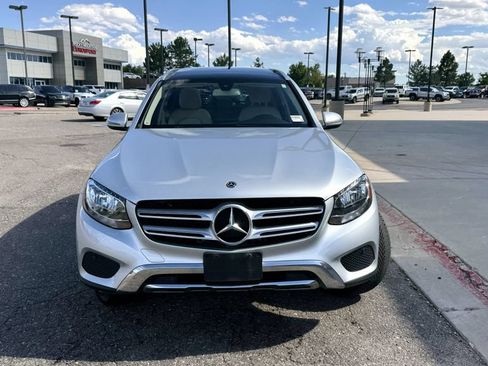 Used 2019 Mercedes-Benz GLC 300 4MATIC image 3