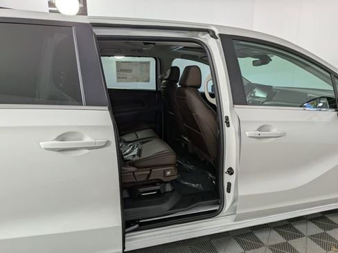 New 2026 Honda Odyssey Touring image 39