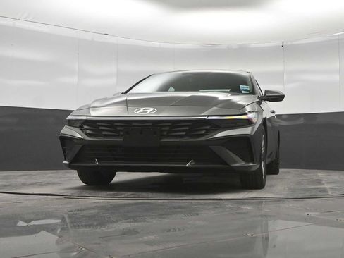 New 2026 Hyundai Elantra Hybrid FWD image 35