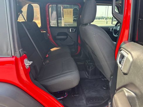 Used 2018 Jeep Wrangler Unlimited Sport S AWD/4WD image 29