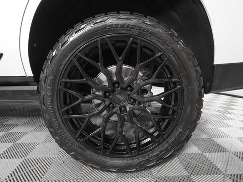 Used 2025 GMC Yukon Denali Ultimate w/ LPO, Floor Liner Package image 35