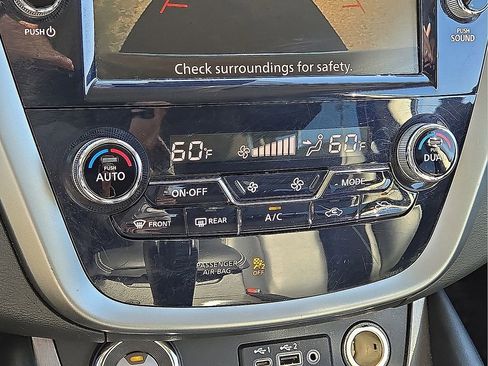 Used 2023 Nissan Murano SV image 29