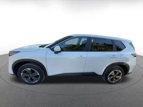 Used 2025 Nissan Rogue SV image 11