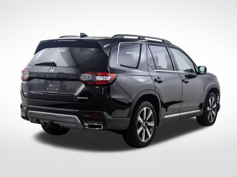 Used 2023 Honda Pilot Touring image 5