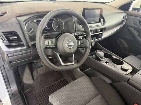 Used 2023 Nissan Rogue SV AWD/4WD image 15
