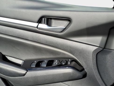 Used 2023 Nissan Altima 2.5 SV image 17