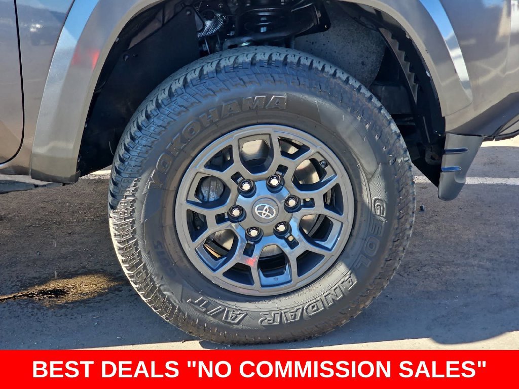 Used 2017 Toyota Tacoma SR5 w/ Tow Package RWD image 37