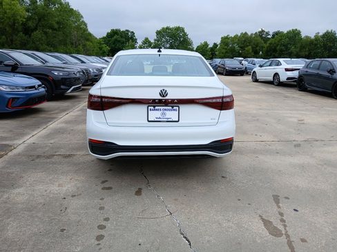 New 2026 Volkswagen Jetta SE FWD image 4