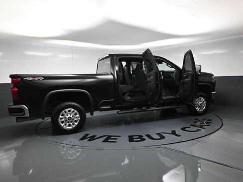 Used 2021 Chevrolet Silverado 2500 LT w/ Convenience Package AWD/4WD image 25