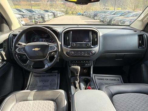 Used 2019 Chevrolet Colorado Z71 AWD/4WD image 12