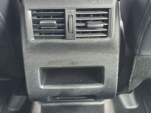 Used 2022 Mitsubishi Outlander SE image 23