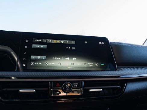 Used 2025 Nissan Kicks SR image 13