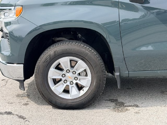 Used 2025 Chevrolet Silverado 1500 LT AWD/4WD image 9
