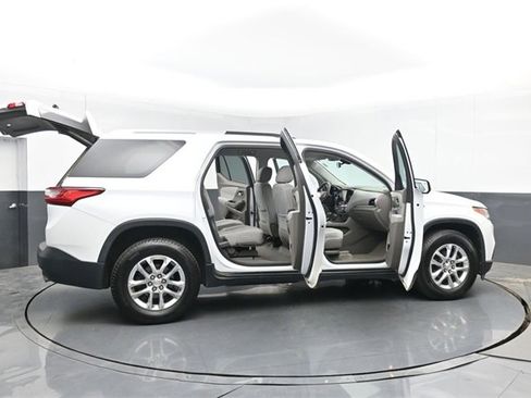 Used 2018 Chevrolet Traverse LT image 55