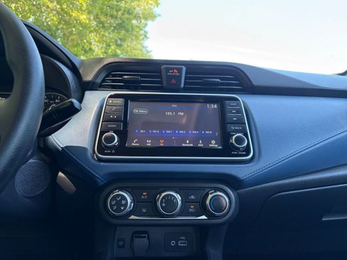 Used 2025 Nissan Versa SV FWD image 17