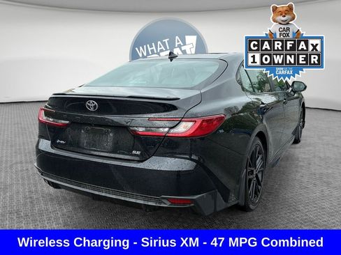 Used 2025 Toyota Camry SE FWD image 3